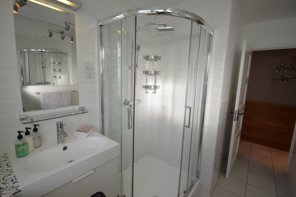 Апартаменты Flat In The Heart Of Camden Town Лондон Экстерьер фото